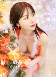 [SAINT Photolife] Yuna (유나) – Vol.24 Merry Yuna’s Xmas