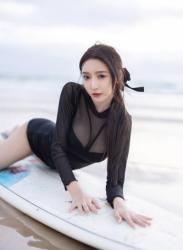 [Cosplay] 王馨瑶 黑色冲浪泳衣