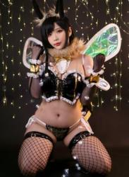 [Cosplay] Hana Bunny – Queen Bee Tifa