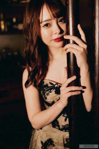 [Graphis] Calendar 2022-03 – Yuna Ogura 小倉由菜