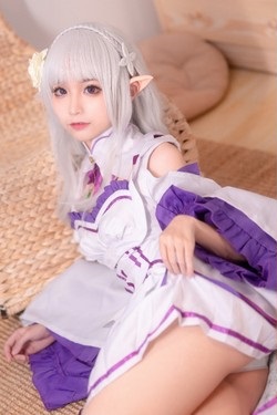 [Cosplay] Chun Momo 蠢沫沫 – Emilia 艾米利亚 (Re