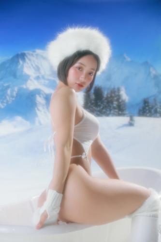 [Pinkpie] Booty Queen Vol.1 – The Hot Body of a Lost Girl in Snow Garden